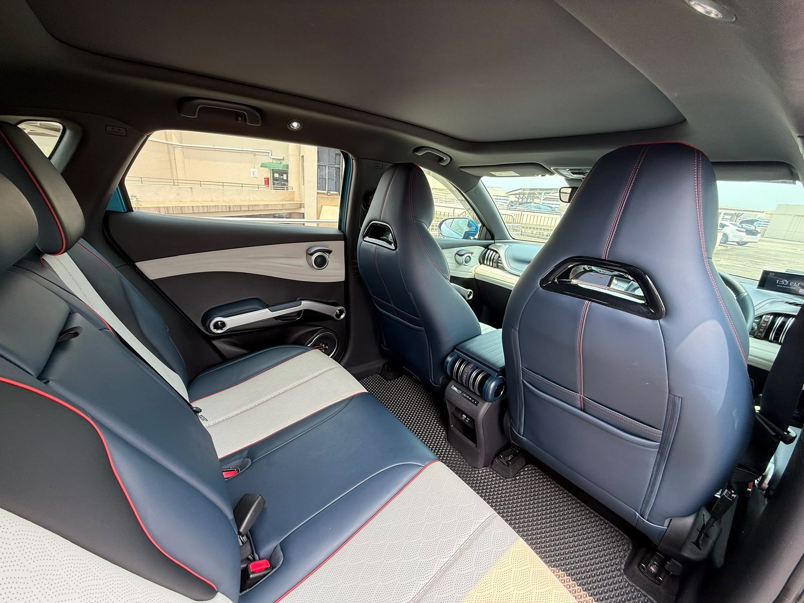 BYD Atto 3 photo 8